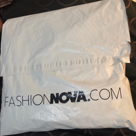 Brand New Fashion Nova Peekaboo Maxi Dress (XS) - Picture 4 of 6